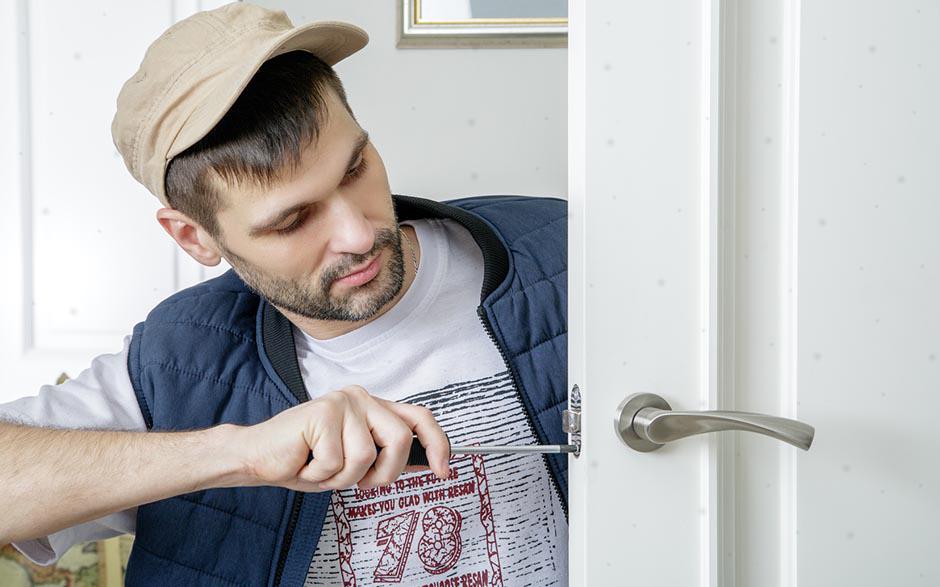 ouverture de porte claquée serrurier Suresnes