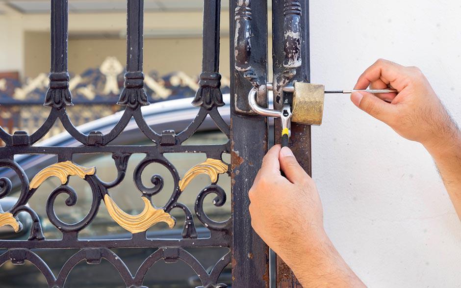 changer serrure porte Paris 12