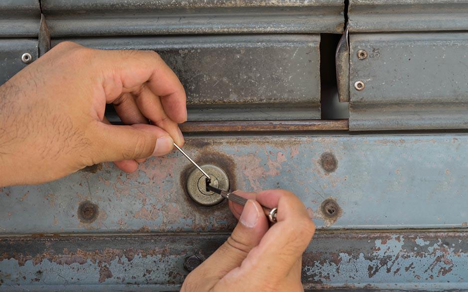 changer serrure porte Champigny-sur-Marne