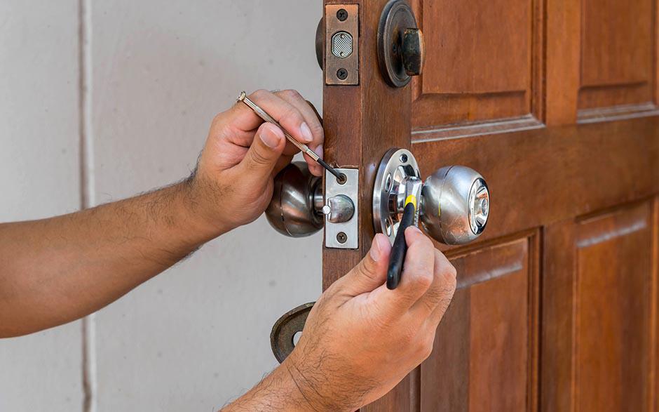 changer serrure porte Paris 12
